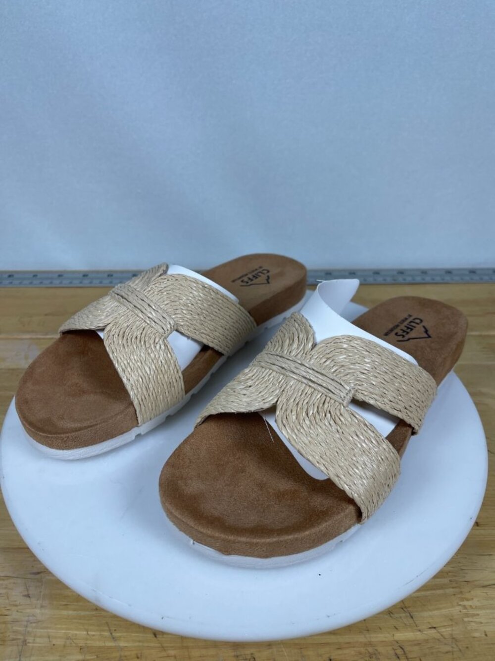 Cliffs White Mountain Tindra Sandals Womens Size 6 Woven Slide New